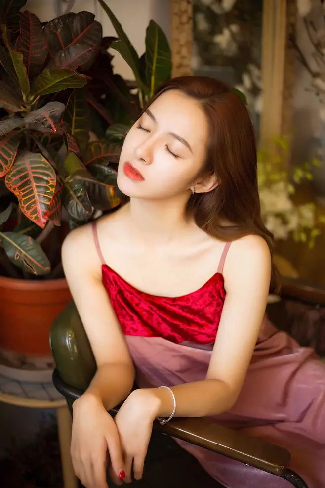 吐鲁番广州高端商务伴游晓雯