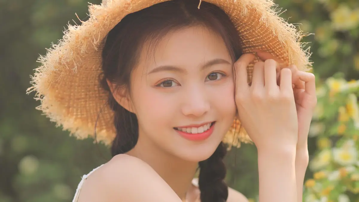 吐鲁番南昌私人伴游戴佳妮