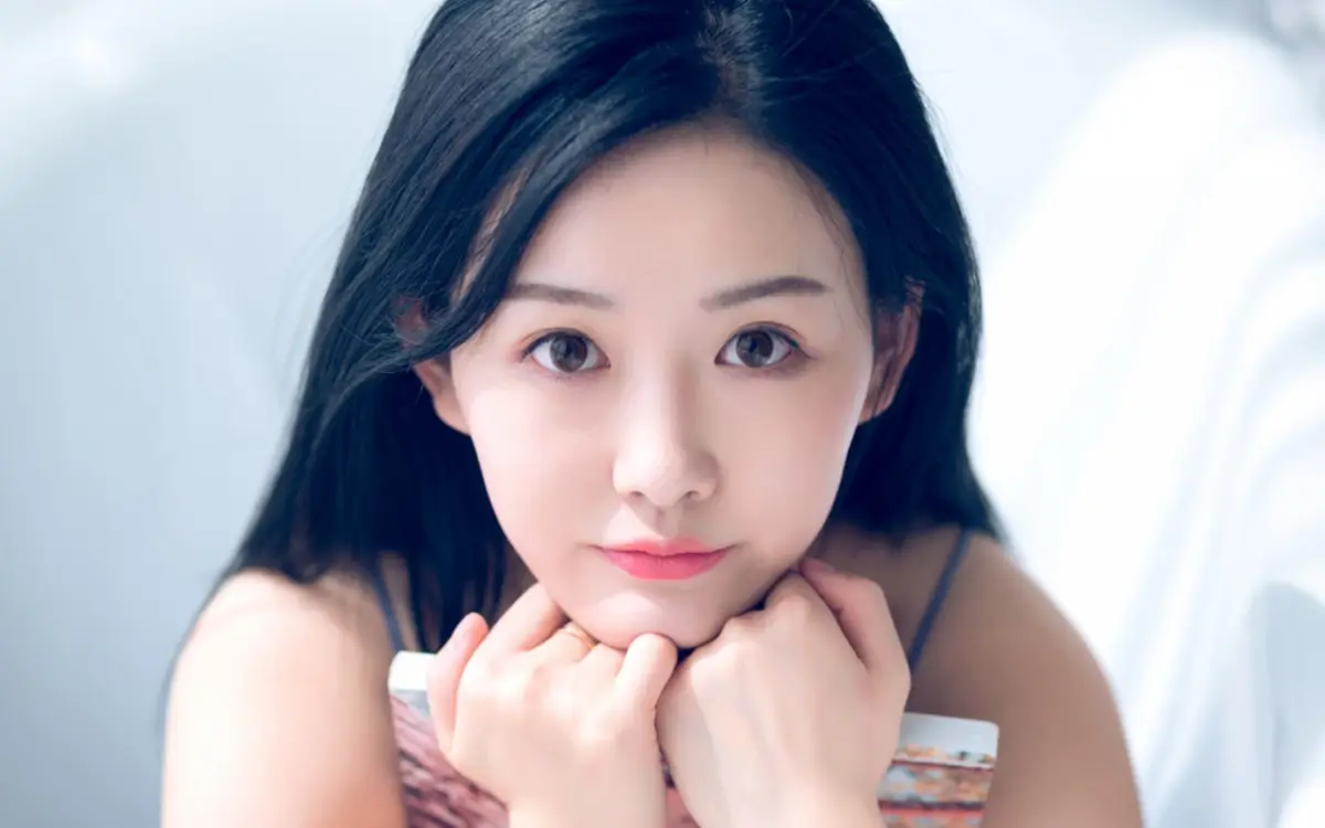 吐鲁番哈尔滨私人伴游燕子